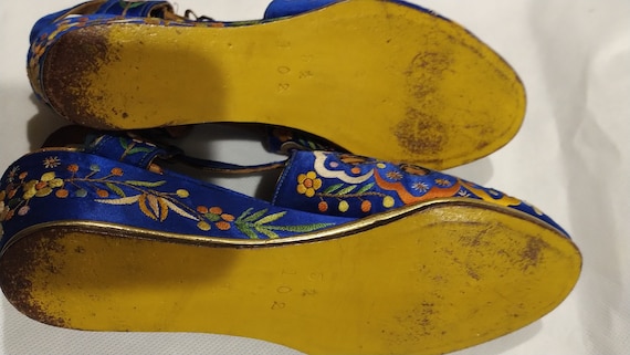 1940s chinoiserie blue silk satin evening shoes w… - image 4