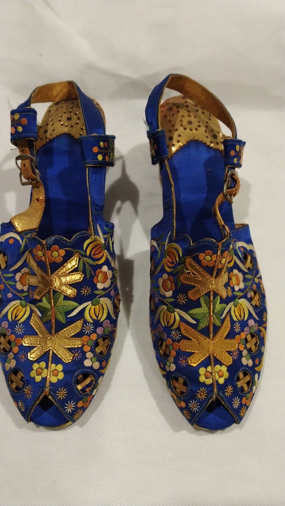 1940s chinoiserie blue silk satin evening shoes w… - image 1