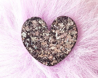 4 Heart glittery white resin pendants H218