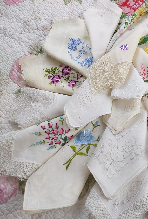 Lot of 26 Gorgeous Hankies from the Late 1800's-1… - image 3