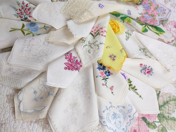 Lot of 26 Gorgeous Hankies from the Late 1800's-1… - image 7