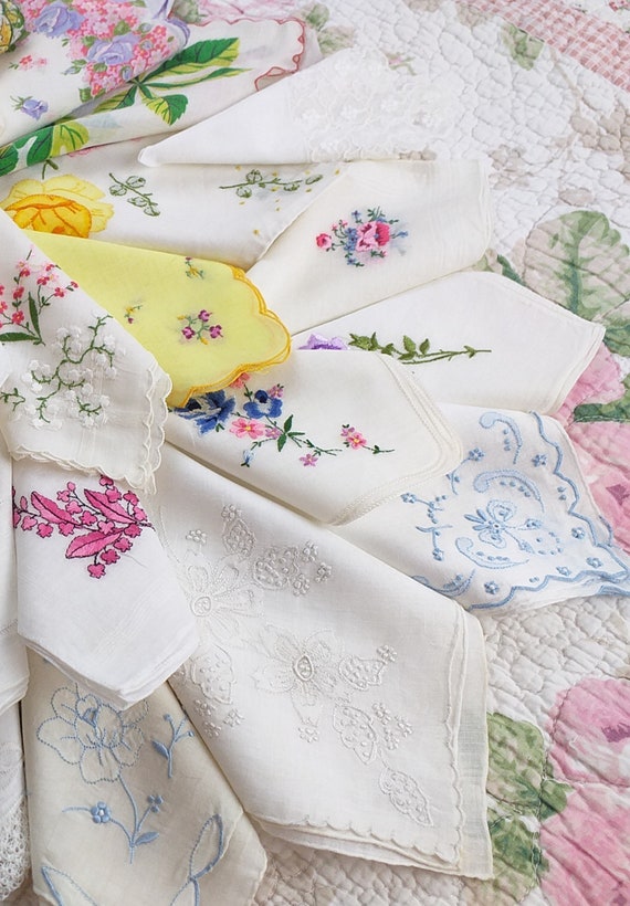 Lot of 26 Gorgeous Hankies from the Late 1800's-1… - image 4