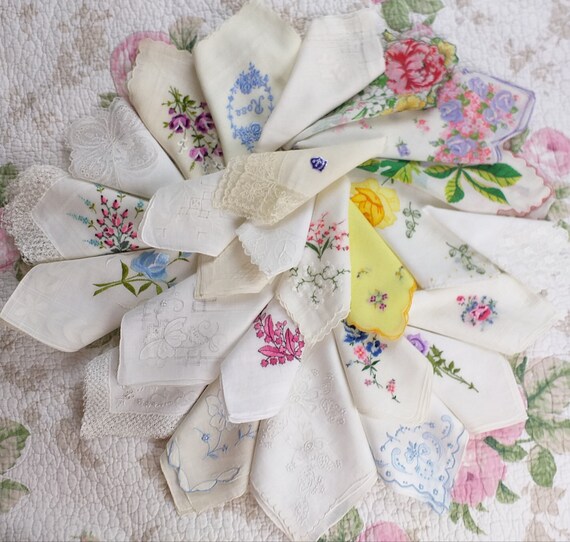 Lot of 26 Gorgeous Hankies from the Late 1800's-1… - image 2