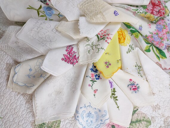 Lot of 26 Gorgeous Hankies from the Late 1800's-1… - image 6