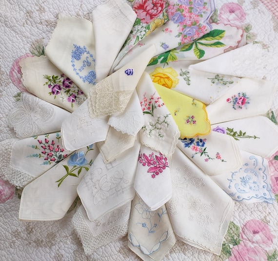 Lot of 26 Gorgeous Hankies from the Late 1800's-1… - image 8