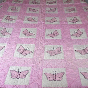 Fabulous Vintage 1930&#39;s Butterfly Applique Quilt 70&quot; X 82&quot; Hand Quilted 7-8 spi