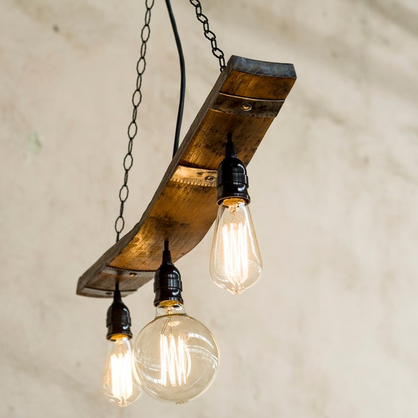 Luz colgante rústica. Duela de barril para 3 luces.