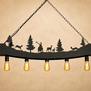 Rustykalna lampa sufitowa z motywem dzikiej przyrody | Wzór jelenia i lasu
