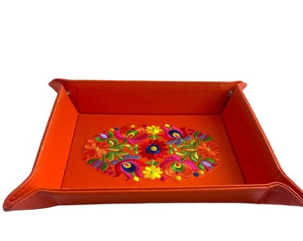 Flowers Valet Tray. Orange Leather with hand-embroidered flowers snap valet tray. Catchall tray with mexican embroidered flowers.