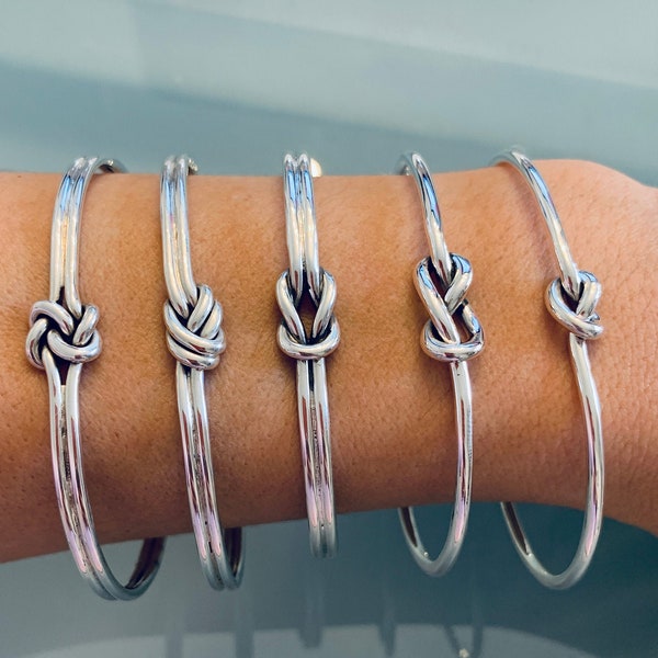 Brazalete de puño con nudo de plata de ley. Pulseras de brazalete apilables con nudos náuticos de plata maciza. Pulseras de Amistad, Regalos para ella, Minimalista.