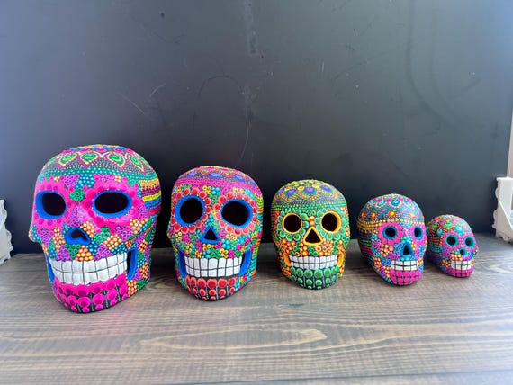 手描き粘土シュガースカル：メキシコの死者の日の装飾 - Etsy 日本