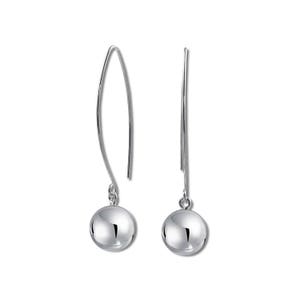 Puede incluir: Un par de pendientes de aro de plata con una bola redonda lisa en el extremo de cada pendiente.