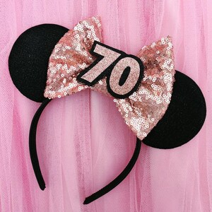 Orecchie da Topolino per il compleanno con fiocco di paillettes a scelta - vari colori Cerchietto per Minnie per il compleanno - Accessori per il compleanno di Topolino - Fiocchi per il compleanno immagine 2