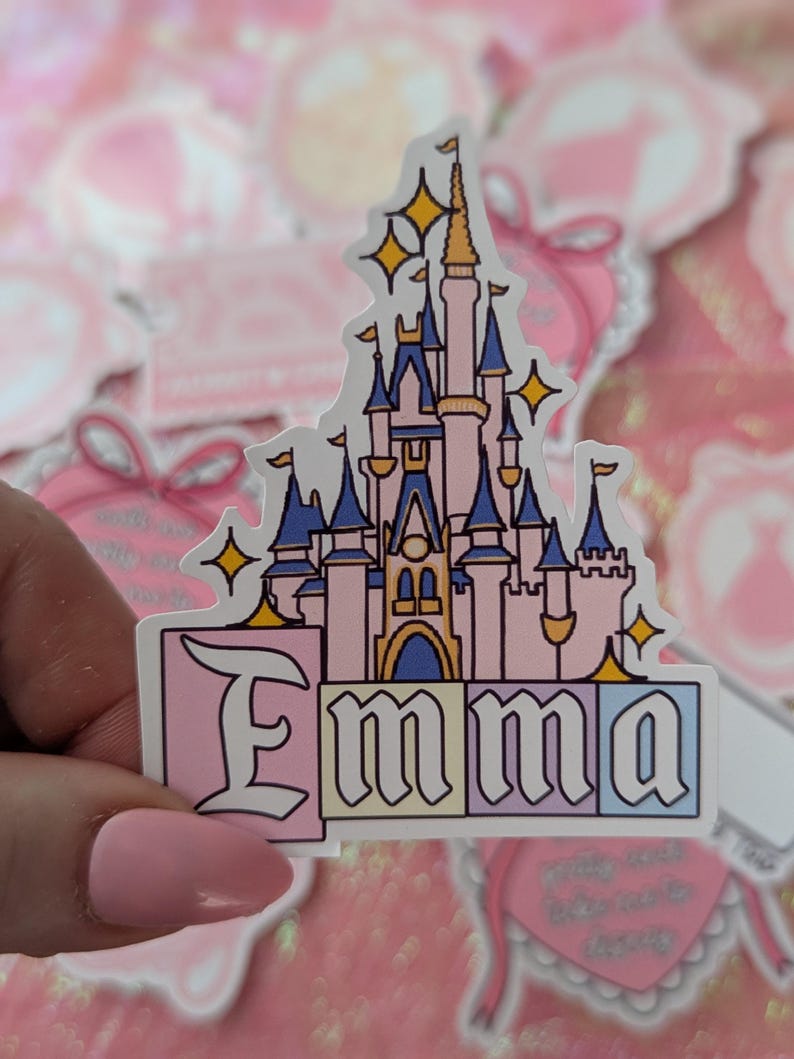 Pegatina personalizada con nombre de castillo de cuento de hadas / Pegatina personalizada del Reino Mágico para amantes de Disney / Papelería adhesiva brillante resistente a salpicaduras imagen 14