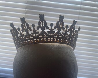Goldcolor rhinestone tiara deluxe wedding quincera style Extremely well made  new