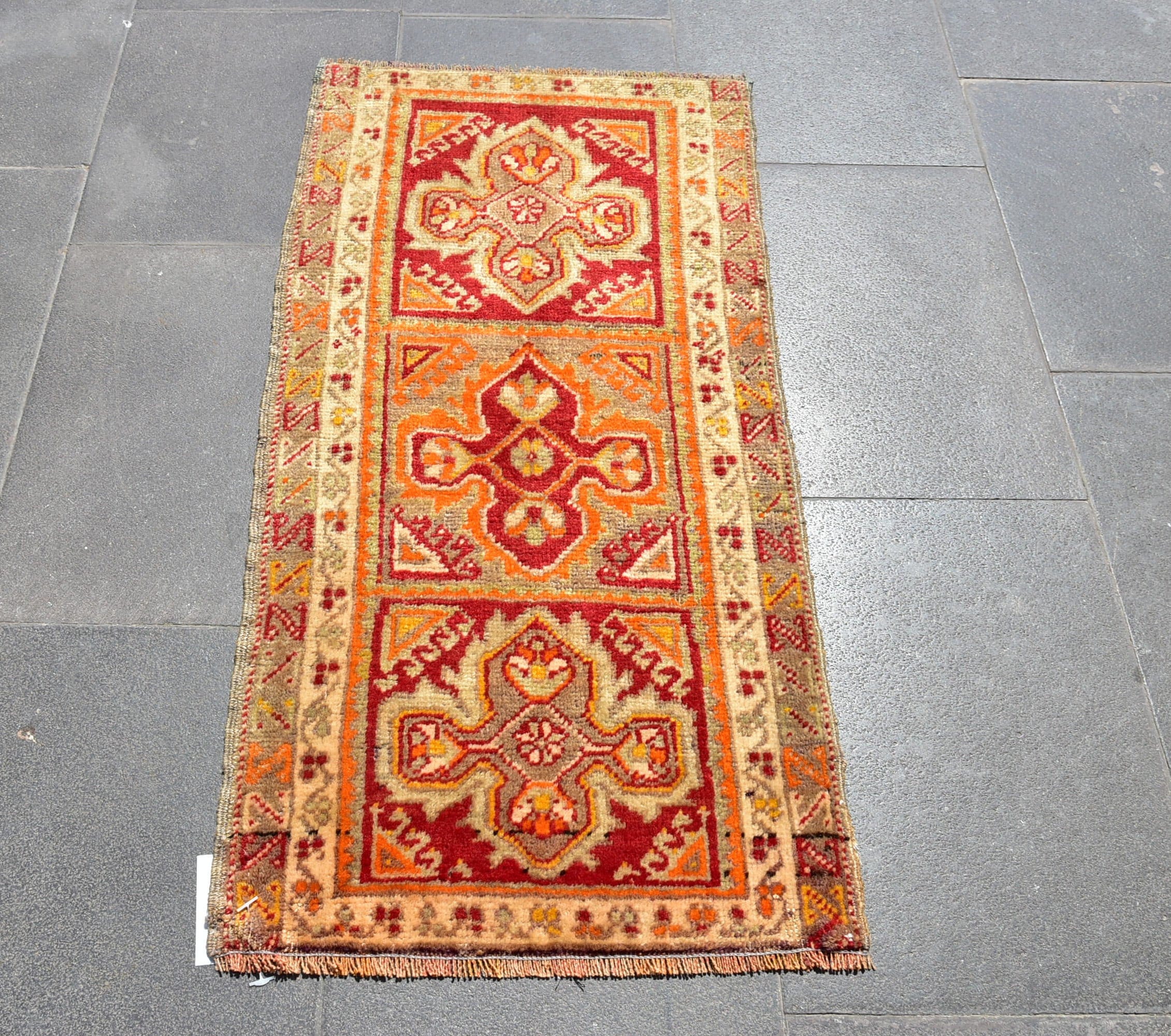 Antique rug Handmade rug Turkish rug Doormat Small rug Vintage rug Bath mat Boho rug 1.6 x 3.0 ft = 48x91 cm Oriental rug Pink rug