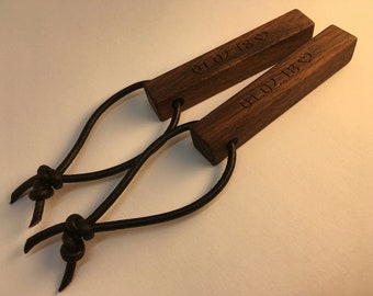 Sleutelhangers, enkelzijdig, walnoten, 65 mm