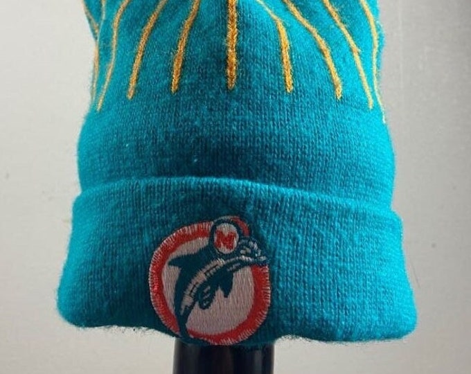 Vintage Miami Dolphins Beanie Skull Cap Made USA Size Medium M NFL Football Florida FL Dan Marino Winter Hat Warm 1990s 90s