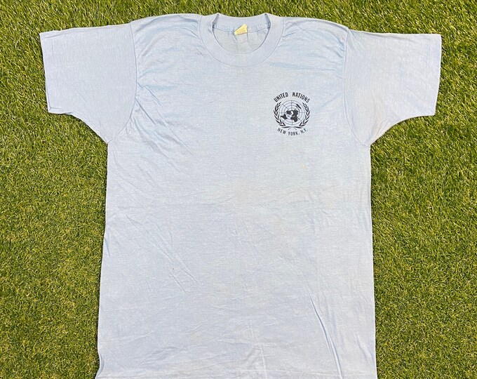 Vintage United Nations T Shirt Tee Made USA Size Xtra Large XL World Affairs Club Earth Earth Country Globe Map All Over Print 1980s 80s