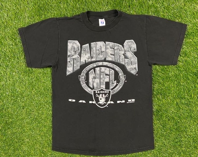 Vintage Oakland Raiders 1996 T Shirt Tee Logo 7 Made USA Size Medium M NFL Football Las Vegas Silver and Black NWA 1990s 90s