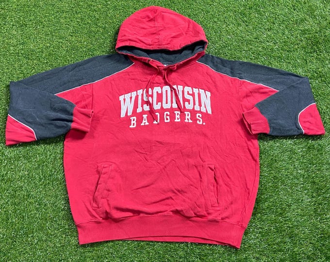 Vintage University of Wisconsin Badgers Hoodie Sweatshirt Size Large L NCAA College Football Bucky Badger 1990s 90s Pull Over