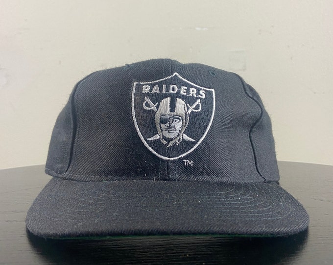 Vintage Oakland Raiders Fitted Hat New Era Size 6 3/4 1990s NFL Football Throwback California Los Angeles Las Vegas Classic Wool