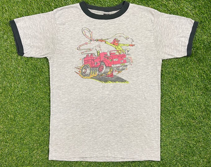 Vintage Fire Department Fire Truck Cartoon T Shirt Tee Anvil Made USA Size Xtra Large XL Police Department Fink 1970s 70s Graphic Ringer