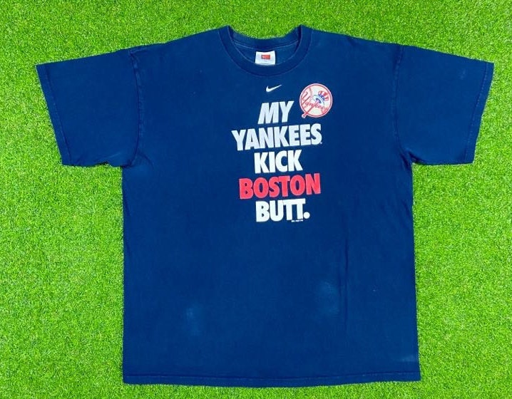 Vintage Nike MLB New York Yankees St Patricks Day T-shirt