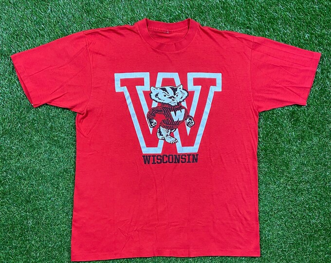 Vintage University of Wisconsin Badgers T Shirt Tee Size Xtra Large XL NCAA College Football Basketball Bucky Badger 1990s 90s