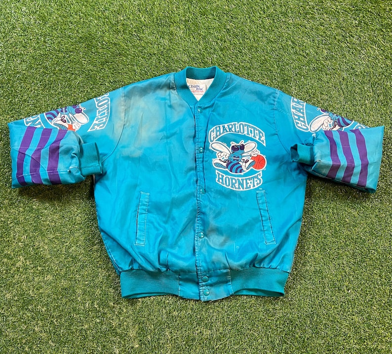 Vintage Charlotte Hornets bomberjacka Chalk Line Tillverkad i USA Storlek Medium M NBA Basketball North Carolina NC J. Cole 1990-talet 90-talet bild 2