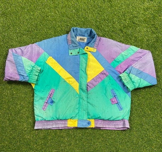 Vintage Graphic Windbreaker Zip Up Jacket Casual Isle Size Small S Multicolor Streetwear Sport Active Wear Classic Light Rain Coat 1990s