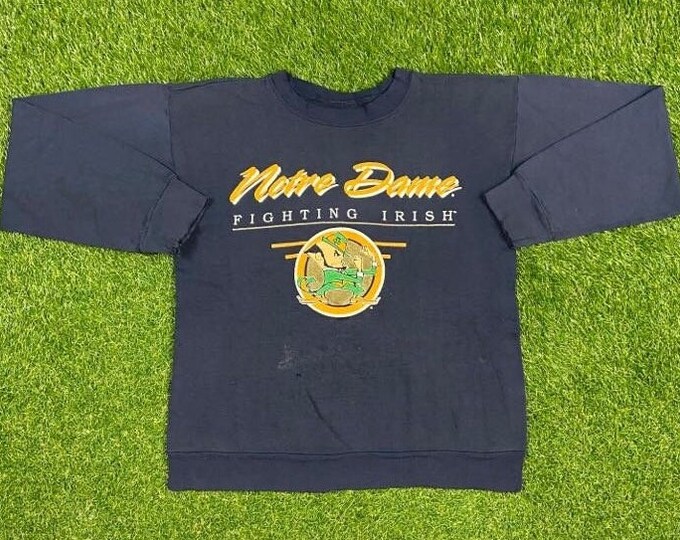Vintage Notre Dame University Crewneck Sweatshirt Size Medium M Fightin' Irish NCAA College Football Pull Over 1990s 90s