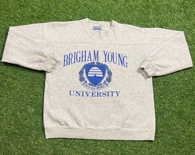 Vintage Brigham Young University Crewneck Sweatshirt Size Medium M NCAA College Basketball BYU Utah Pull Over Oversized 1990s 90s