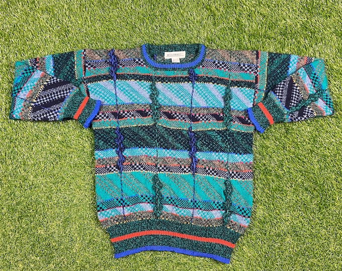 Vintage Illustrations Blue Knitted Crewneck Sweater Size Small S Quality Warm Winter Fashion Wool Pull Over 1980s 80s Crazy Loud