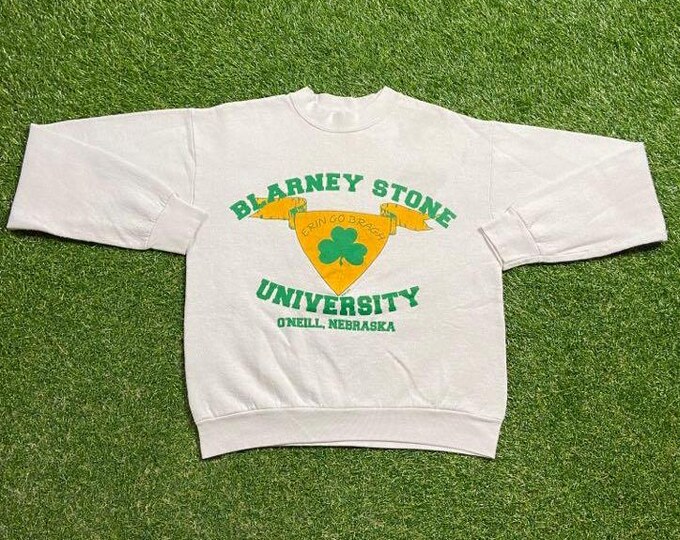 Vintage Blarney Stone University Crewneck Sweatshirt Made USA Size Medium M O'Neill Nebraska Pull Over Oversized 1990s 90s