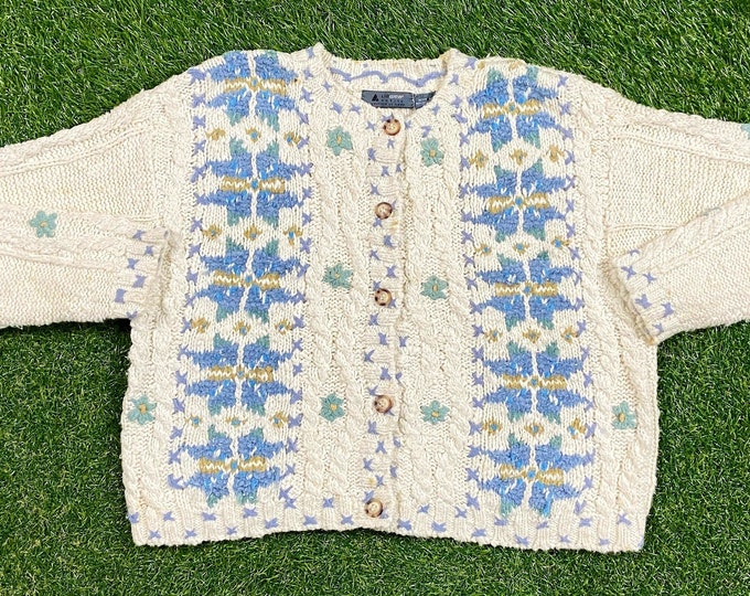 Vintage Flower Knitted Cardigan Sweater Lizwear Size Medium M Quality Warm Winter Fashion