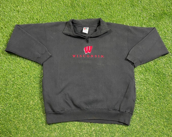 Vintage Wisconsin Badgers Sweatshirt Size Xtra Large XL NCAA College Football Madison Bucky Badger 1990s 90s Pull Over Oversized