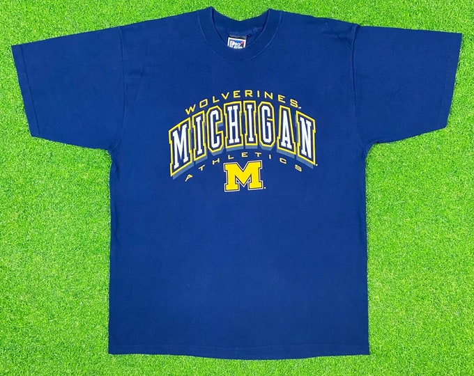Vintage University of Michigan Wolverines Spell Out Pro Layer Large T Shirt NCAA 1990's 90's Detroit  Football Basketball