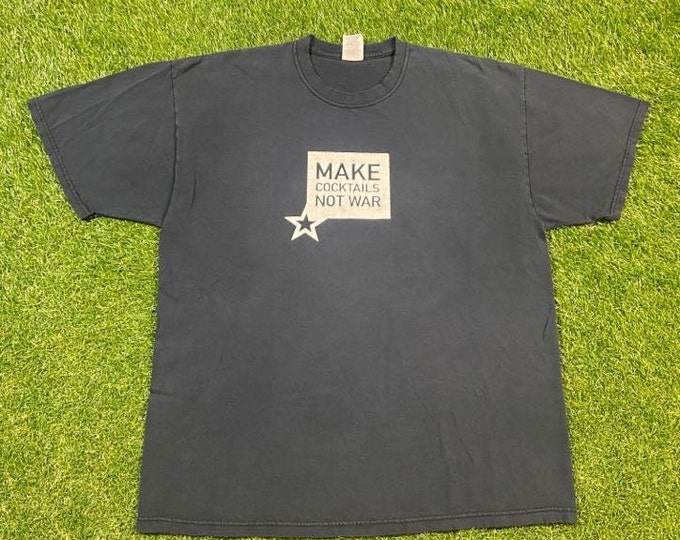 Vintage Make Cocktails Not War T Shirt Tee Jerzees Size Xtra Large XL Svedka Vodka Drink Alcohol Party Night Life Classic Liquor 1990s 90s