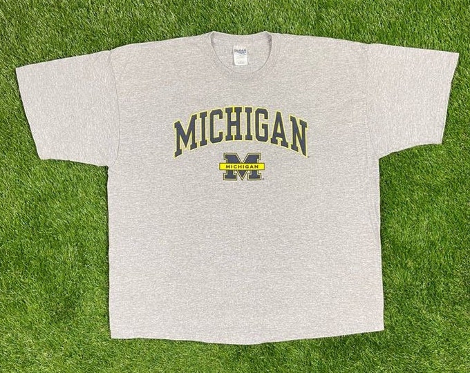 Vintage University of Michigan Wolverines T Shirt XXL 2XL Gildan NCAA College Basketball 1990's 90's Detroit Classic Worn