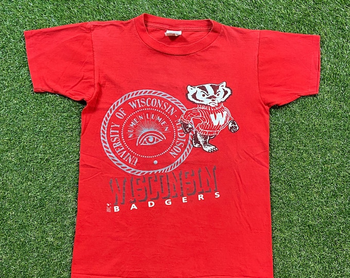 Vintage University of Wisconsin Badgers T Shirt Tee Made USA Size Medium M NCAA College Football Basketball Bucky Badger 1990s 90s