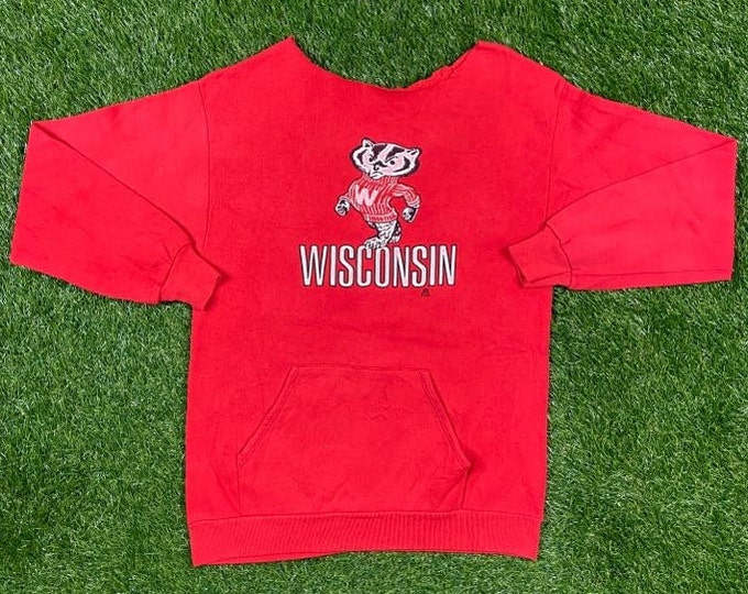 Vintage University of Wisconsin Badgers Crewneck Sweatshirt Bucky Badger Size Medium Pull Over Oversized Champion Reverse Weave