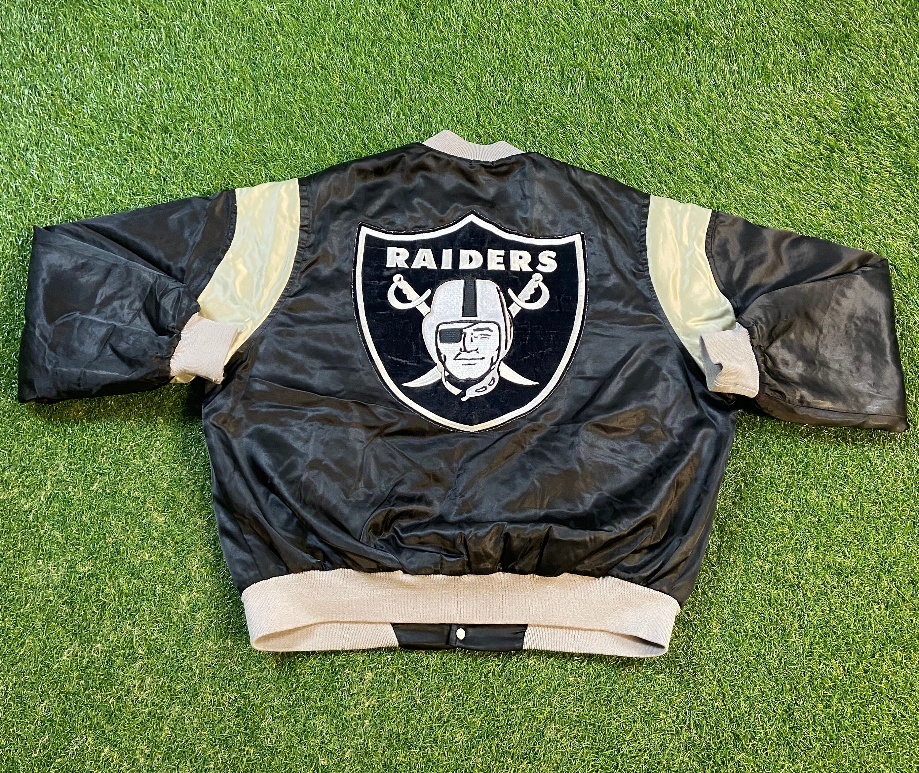 Vintage NFL Oakland Raiders 90s Mens Chalk Line Fanimation Jacket