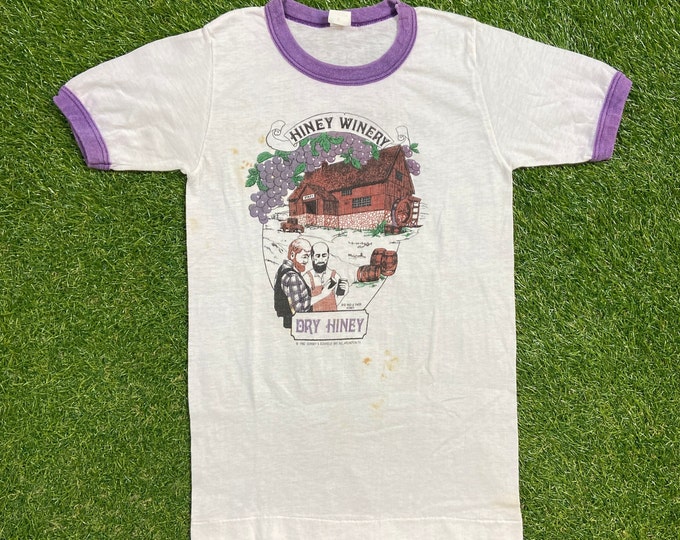 Vintage Hiney Winery T Shirt Tee Size Small S Vineyards Winery Classic Drink Alcohol Wine Grapes 1990s 90s