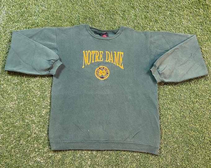 Vintage Notre Dame University Crewneck Sweatshirt Made USA Size Medium M Fightin' Irish NCAA College Football Pull Over 1990s 90s