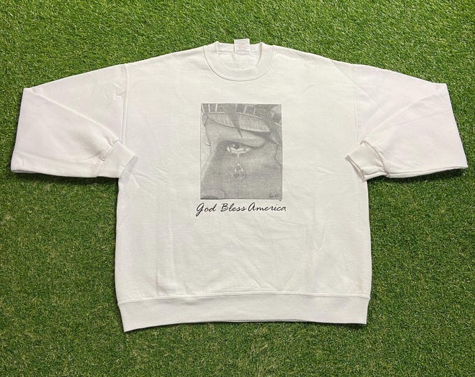 Vintage God Bless America Crewneck Sweatshirt Size Large L Statue of Liberty New York NY Manhattan United States of America USA 9/11 Sept 11