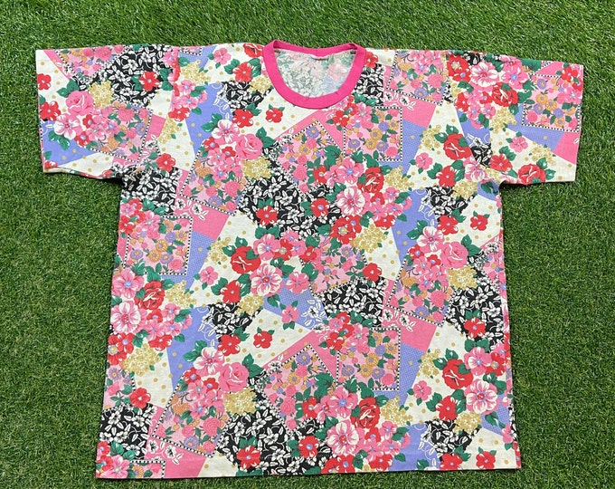 Vintage Flower T Shirt Tee Size Xtra Large XL Bees Caterpillars Butterflies Flowers Nature Plants 1990s 90s