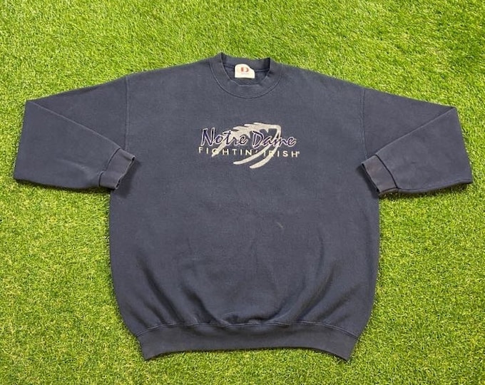 Vintage Notre Dame University Crewneck Sweatshirt Made USA Size Xtra Large XL NCAA College Football Fighting Irish 1990s 90s Pull Over