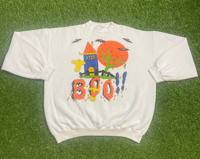Vintage Halloween Crewneck Sweatshirt Made USA Size Xtra Large XL Haunted House Trick or Treat Oct 31 Spooky Pull Over Oversized