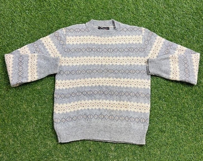 Vintage Multicolor Knitted Crewneck Sweater Jantzen Made USA Size Medium M Quality Warm Winter Fashion Pull Over Oversized 1980s 80s